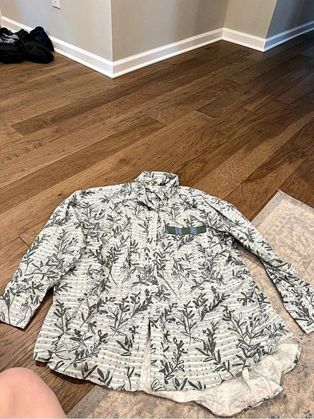 Beau & Ro Blakely Made Floral Button Down Shirt in White & Green XS